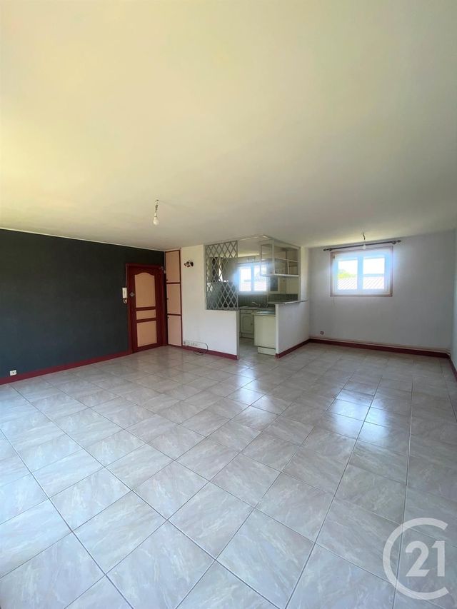 Appartement F4 à louer ST JEAN DE BRAYE