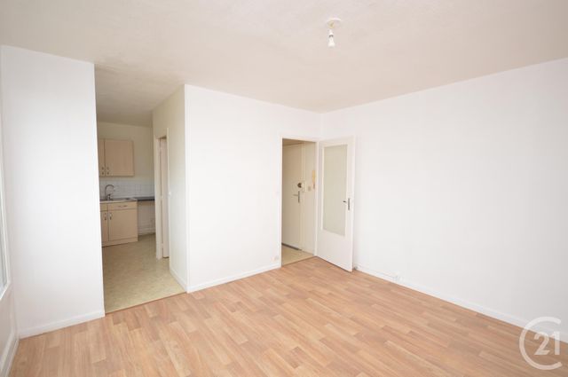 Appartement F1 à louer - 1 pièce - 26.33 m2 - ST JEAN DE BRAYE - 45 - CENTRE - Century 21 Premium