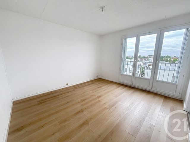 Appartement F1 à louer - 1 pièce - 26.1 m2 - ST JEAN DE BRAYE - 45 - CENTRE - Century 21 Premium