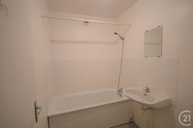 Appartement F2 à louer - 2 pièces - 51.9 m2 - ST JEAN DE BRAYE - 45 - CENTRE - Century 21 Premium