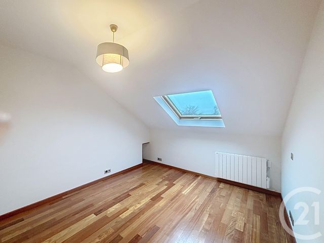 Appartement à louer - 3 pièces - 65.07 m2 - ST JEAN DE BRAYE - 45 - CENTRE - Century 21 Premium