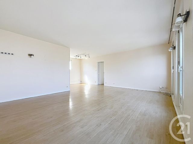 Appartement F4 à louer - 4 pièces - 80.6 m2 - ST JEAN DE BRAYE - 45 - CENTRE - Century 21 Premium