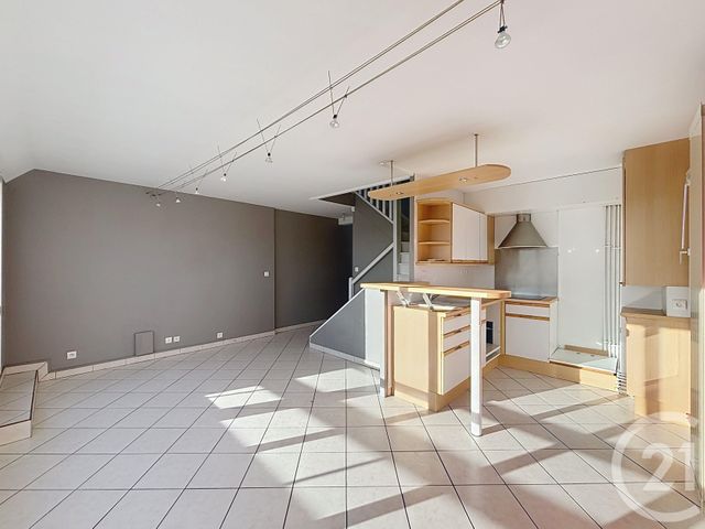 Appartement F3 duplex à louer - 3 pièces - 75.0 m2 - ST JEAN DE BRAYE - 45 - CENTRE - Century 21 Premium