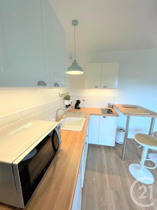 Appartement F1 à louer - 1 pièce - 26.4 m2 - ST JEAN DE BRAYE - 45 - CENTRE - Century 21 Premium