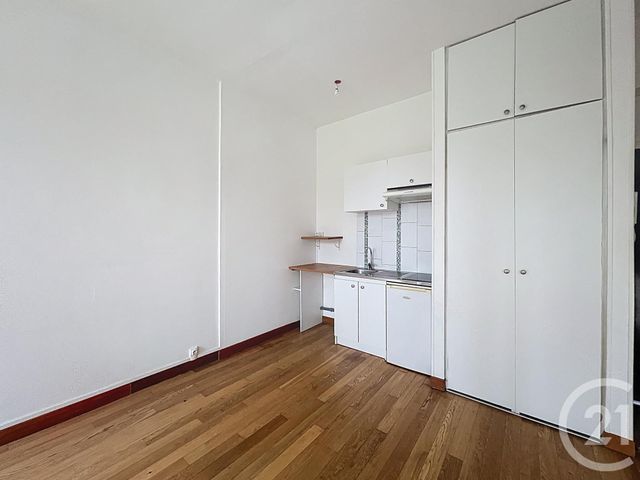 Appartement T2 à louer - 2 pièces - 31.5 m2 - ST JEAN DE BRAYE - 45 - CENTRE - Century 21 Premium