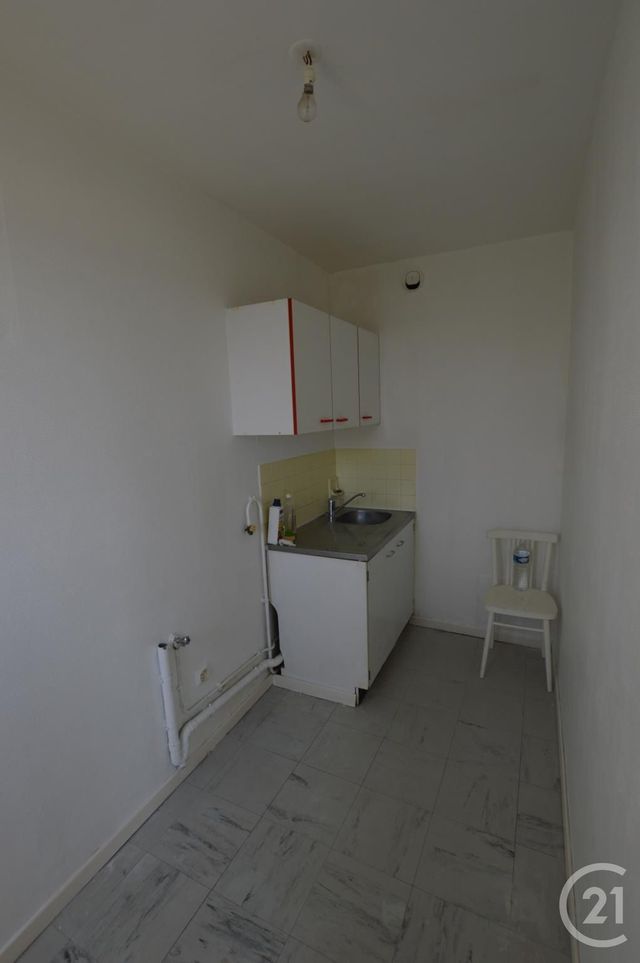 Appartement Studio à louer - 1 pièce - 29.4 m2 - ST JEAN DE BRAYE - 45 - CENTRE - Century 21 Premium