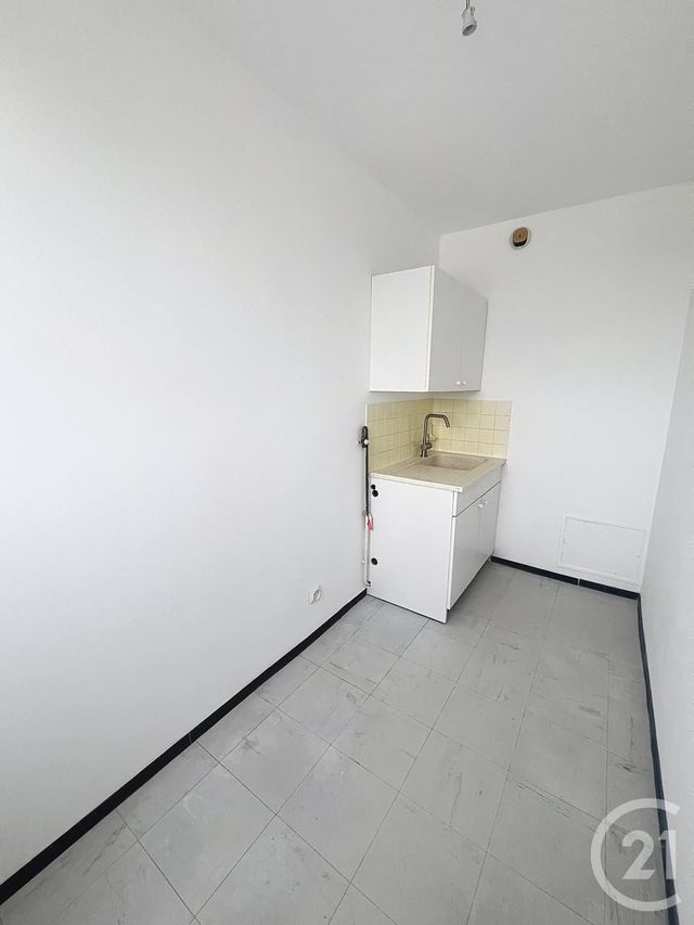 Appartement F1 à louer - 1 pièce - 29.11 m2 - ST JEAN DE BRAYE - 45 - CENTRE - Century 21 Premium