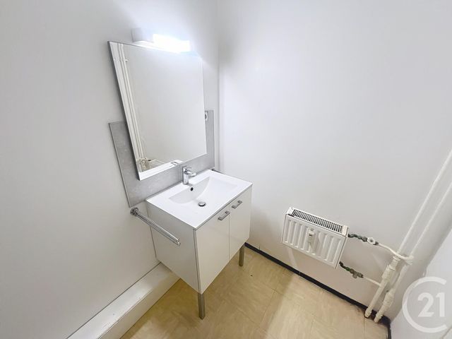 Appartement F1 à louer - 1 pièce - 29.11 m2 - ST JEAN DE BRAYE - 45 - CENTRE - Century 21 Premium