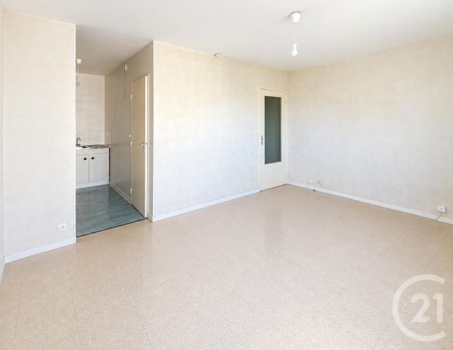 Appartement F1 à louer ST JEAN DE BRAYE