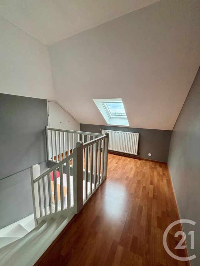 Appartement F3 duplex à louer - 3 pièces - 75.0 m2 - ST JEAN DE BRAYE - 45 - CENTRE - Century 21 Premium