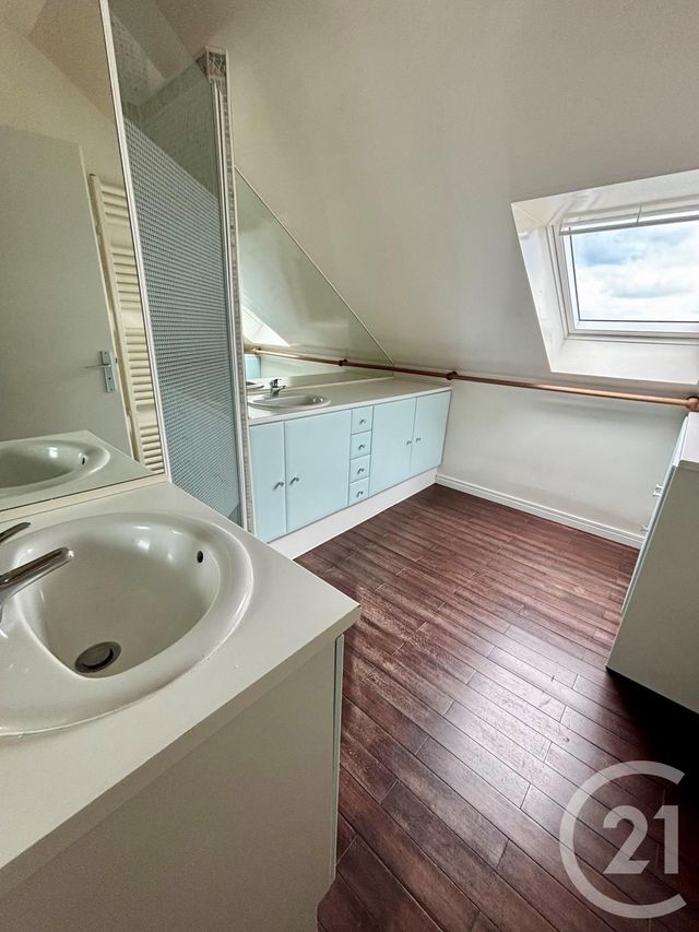 Appartement F3 duplex à louer - 3 pièces - 75.0 m2 - ST JEAN DE BRAYE - 45 - CENTRE - Century 21 Premium