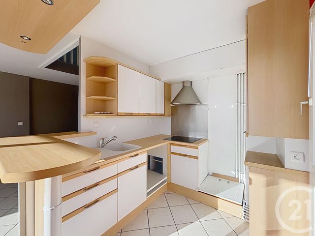 Appartement F3 duplex à louer - 3 pièces - 75.0 m2 - ST JEAN DE BRAYE - 45 - CENTRE - Century 21 Premium